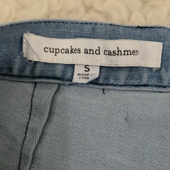 NWT ~ CUPCAKES & CASHMERE Ruffled Frayed Hem Jeans - Picture 6 of 9